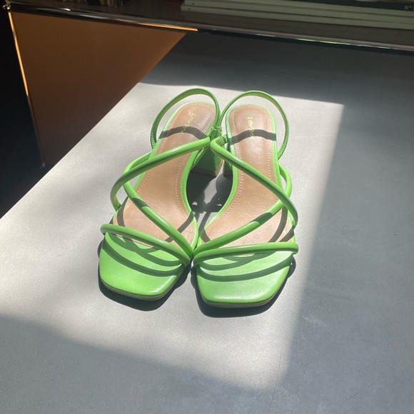 Cute lime green sandals from &other stories - Picture 3 of 3